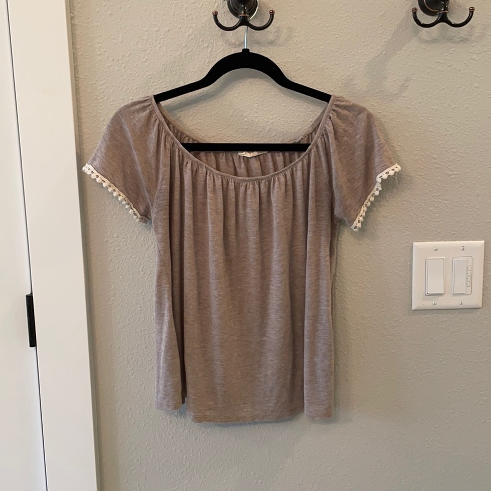 Cut off/on the shoulder Top!!